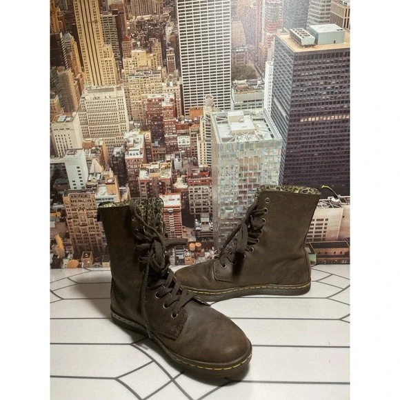 Dr Martens Stratford Women's Fold Down Boot Brown Leopard bootie size 6 - Picture 2 of 9